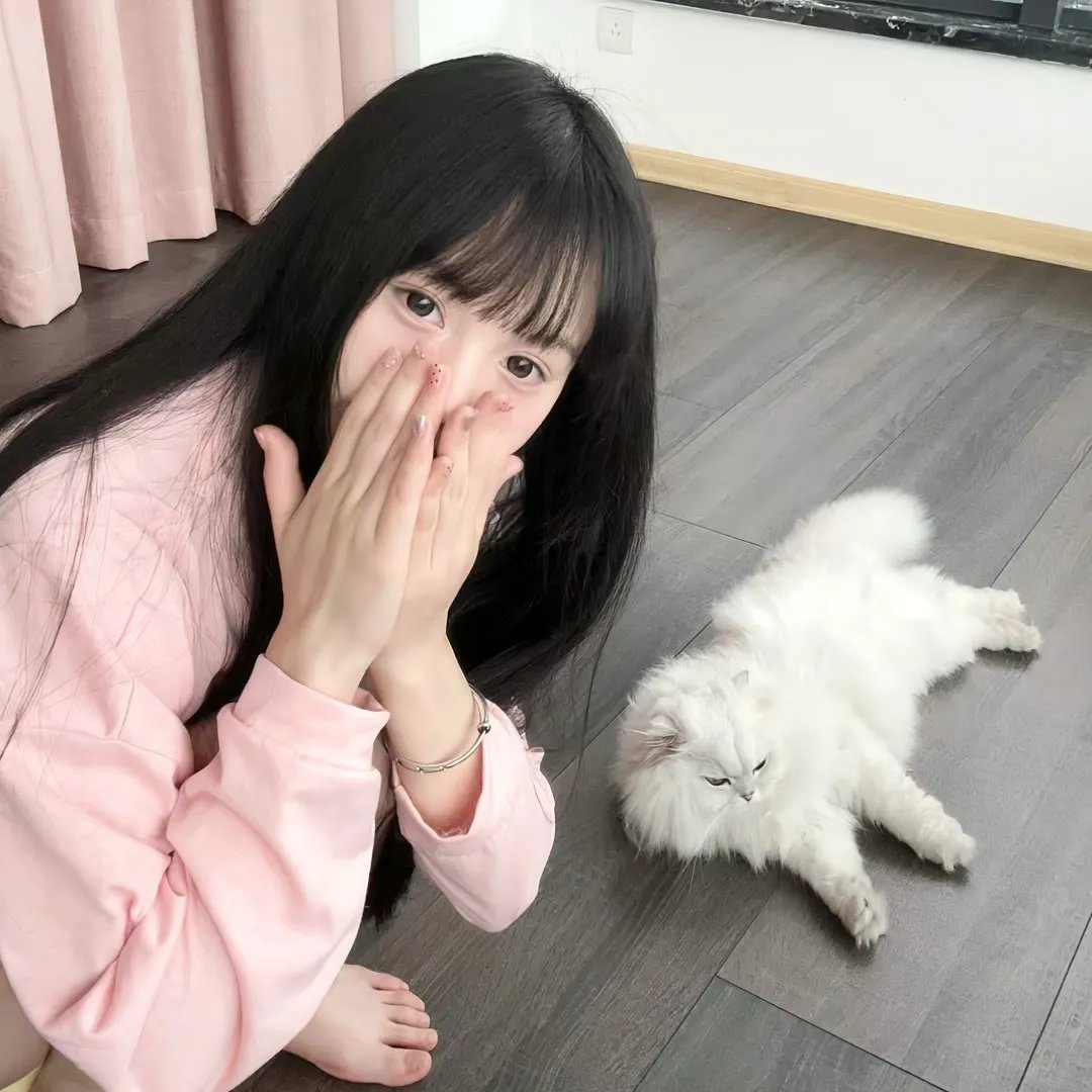 踉跄女孩